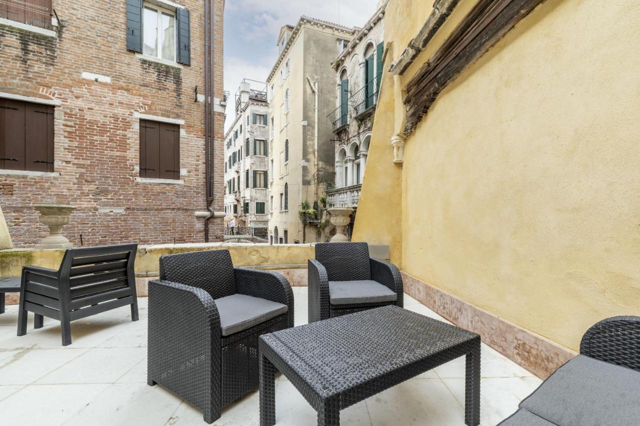 Gondola Luxury - Campo Santi Filippo E Giacomo By Wonderful Italy Venedig Exterior foto
