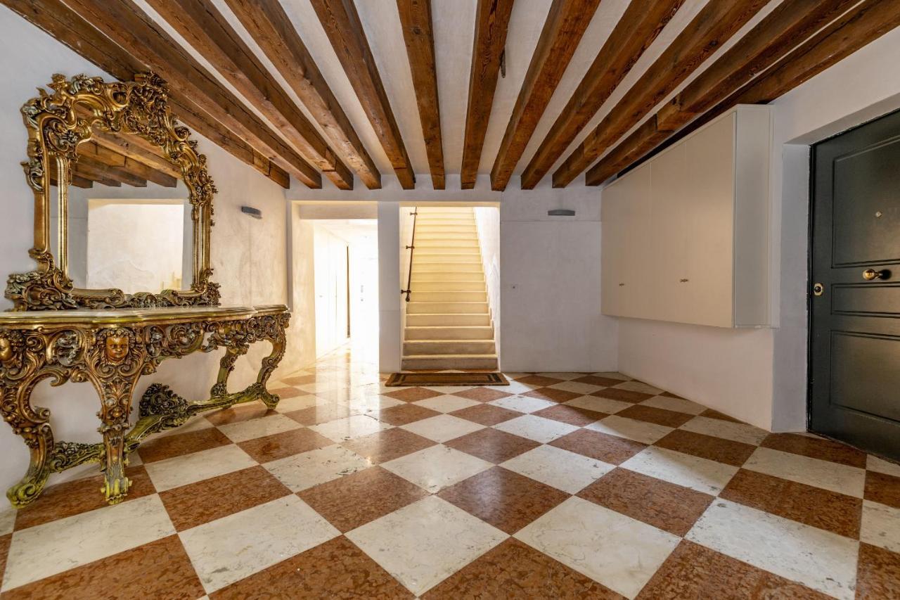 Gondola Luxury - Campo Santi Filippo E Giacomo By Wonderful Italy Venedig Exterior foto