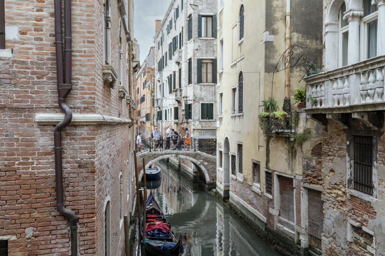 Gondola Luxury - Campo Santi Filippo E Giacomo By Wonderful Italy Venedig Exterior foto