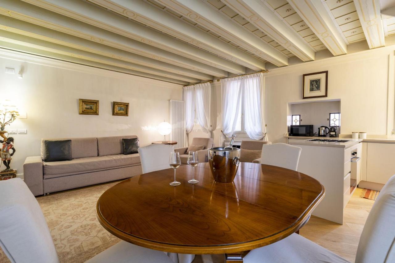 Gondola Luxury - Campo Santi Filippo E Giacomo By Wonderful Italy Venedig Exterior foto