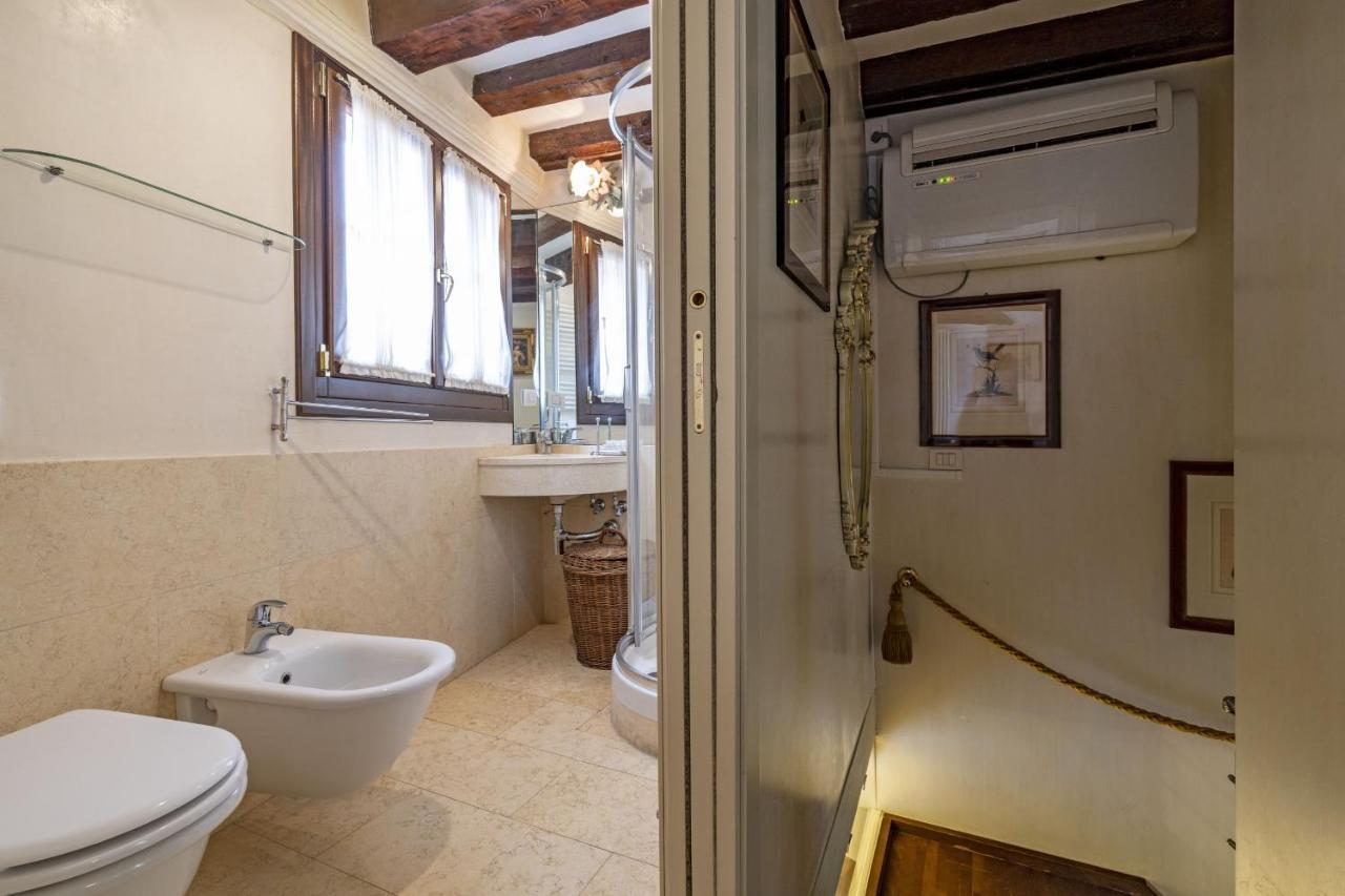 Gondola Luxury - Campo Santi Filippo E Giacomo By Wonderful Italy Venedig Exterior foto